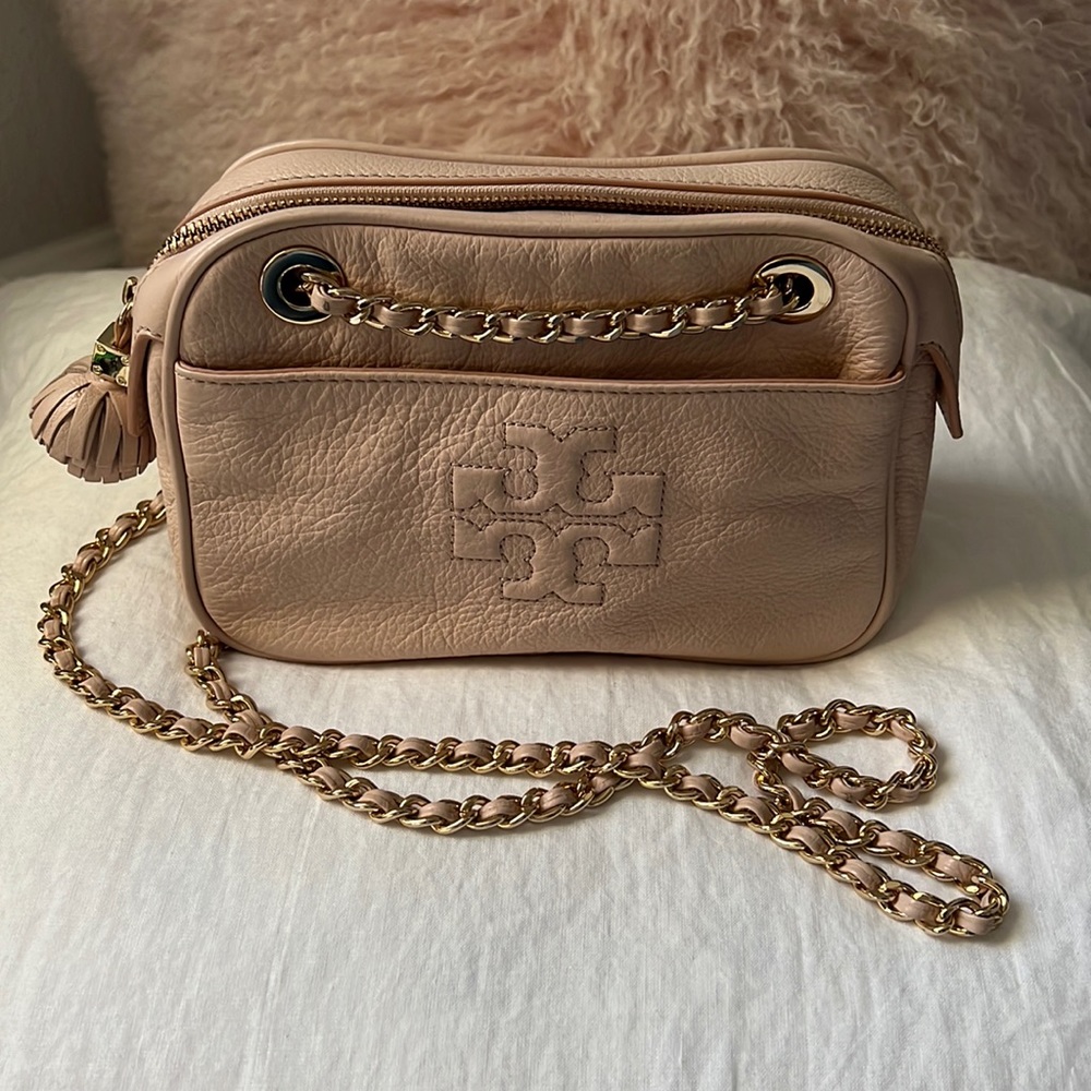 Tory Burch Kira Pebbled Leather Camera Bag - Blush